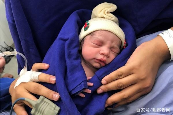 股指尾盘震荡上行，创业板指、深证成指均涨逾1%