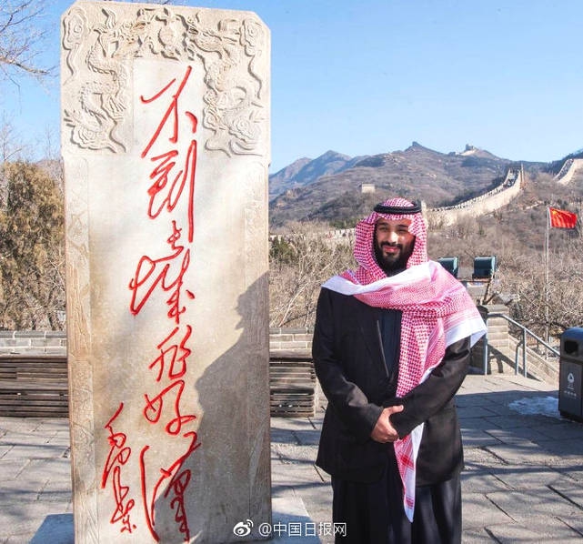 女子被狗舔脚后被判定狂犬病三级暴露，因脚趾甲沟炎存在皮肤破损，反映出什么认知误区？哪些情况要及时就医？