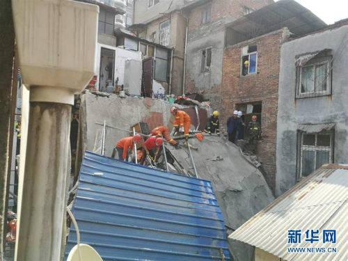 雷军1分钟狂赚37万！一年狂涨1960亿，胡润：他弯腰捡1万亏1万