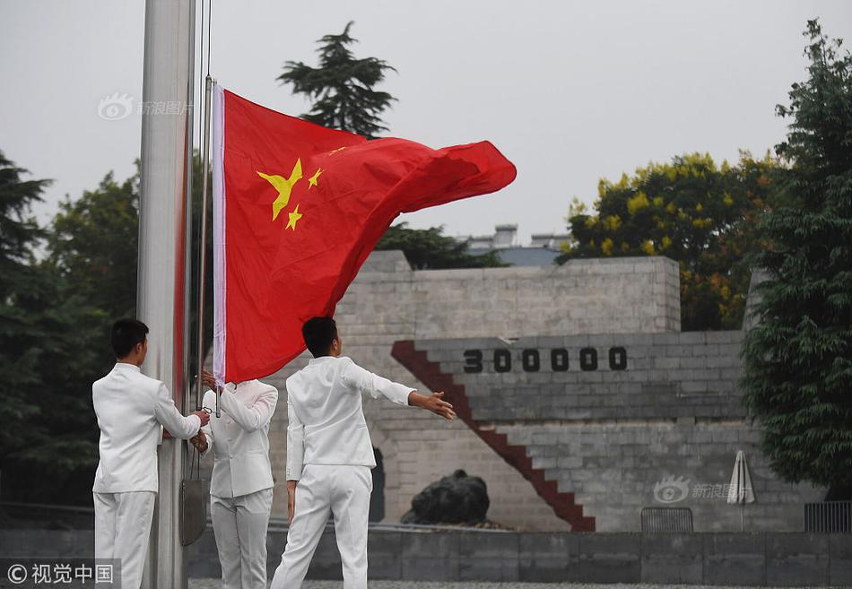 美国三大股指周四显著上涨