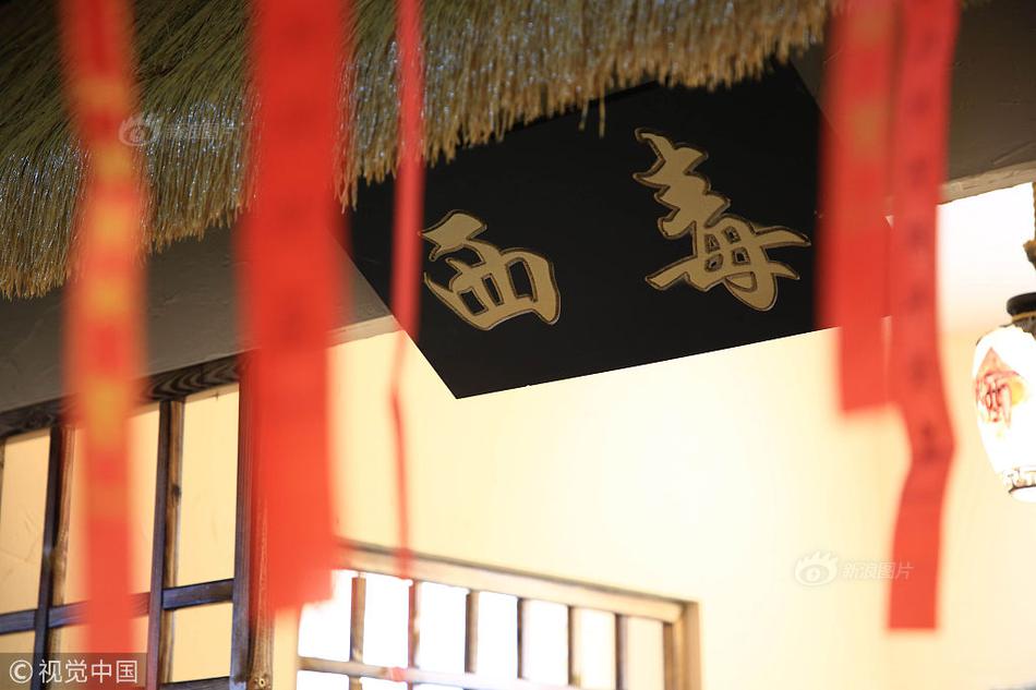 黄金周评：金价上演230美元“深v大逆转”！华尔街多头信心大复活，非农周多空决战4400生死线