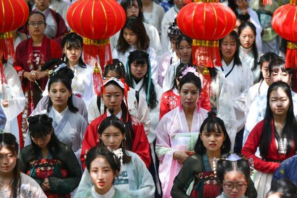 报道追踪｜“四年前我将她带到这个世界，四年后我要拼尽全力将她留下”！武汉90后妈妈捐髓救女，小豆米完成二次移植