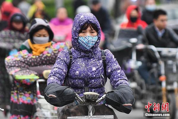 三大指数全部翻红 算力硬件继续领涨