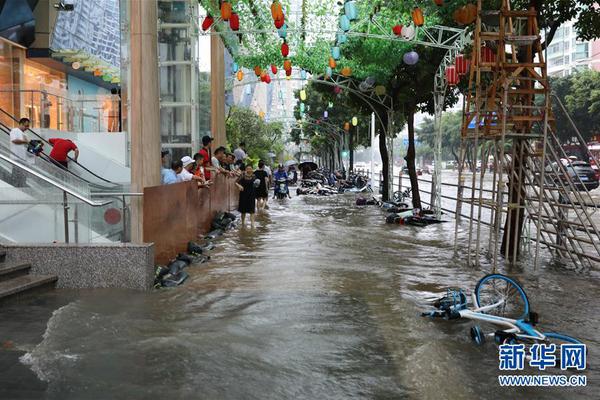 通过霍尔木兹海峡的油轮和lng运输船增多