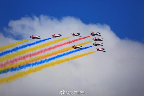 美国车手后空翻失误瘫痪