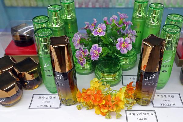 造型很拉风 小米yu7提车作业分享