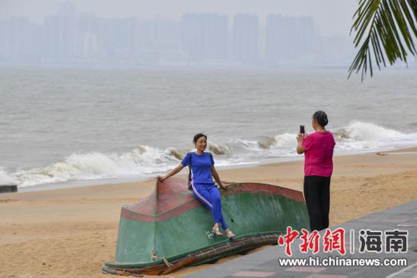金价破高，紫金矿业“拆金”上市：市值暴涨与千亿负债背后的“双面账”