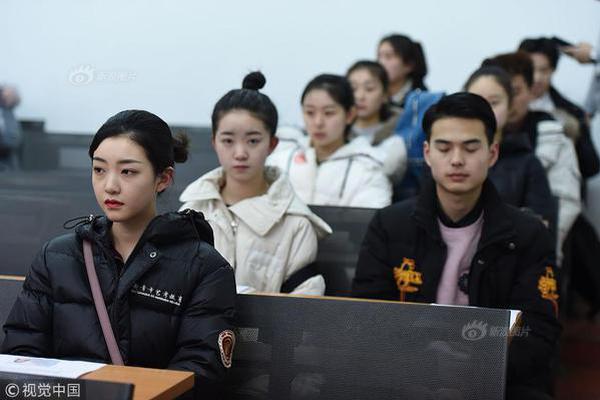“ 六 区 兄 弟 的 偶 像 梦 ”