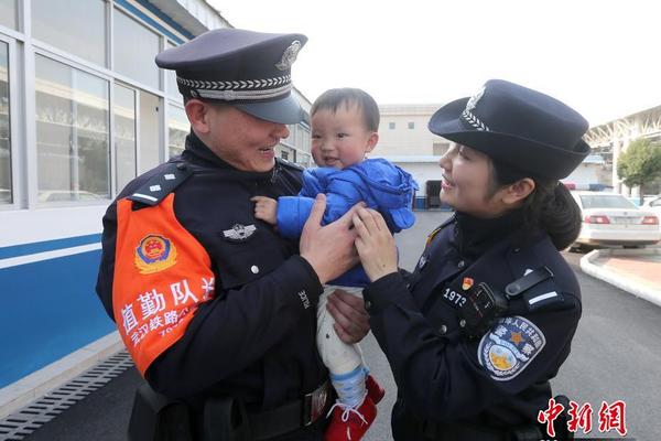港股ai盘中走强，阿里巴巴涨超3%！美团水下拉升，“外卖亏损在上季度已经达峰”