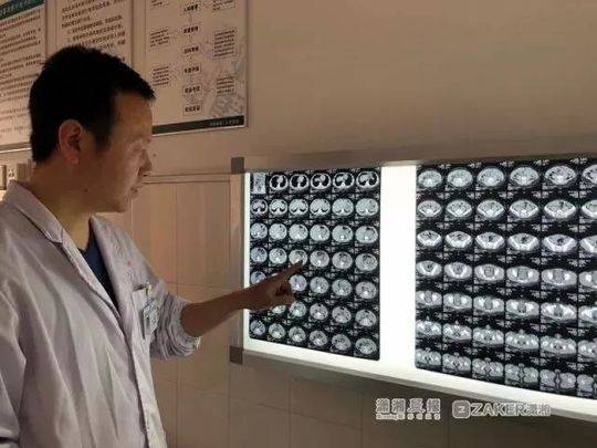 特朗普：美国将采取行动引导在霍尔木兹海峡受困的船只脱困